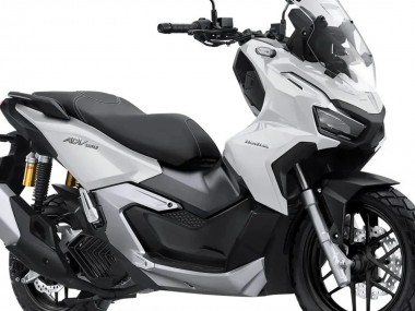 Shop 2022-2024 Honda ADV160 Motorcycle Fairings - White Black